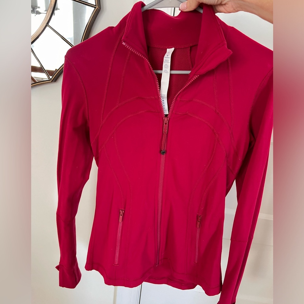Lululemon Define jacket size 6 in ruby red